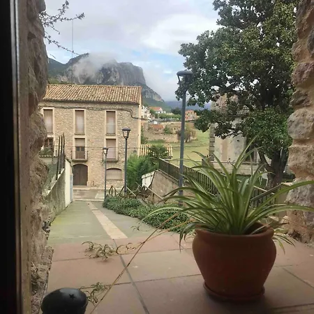 - Ca La Carme Peramola